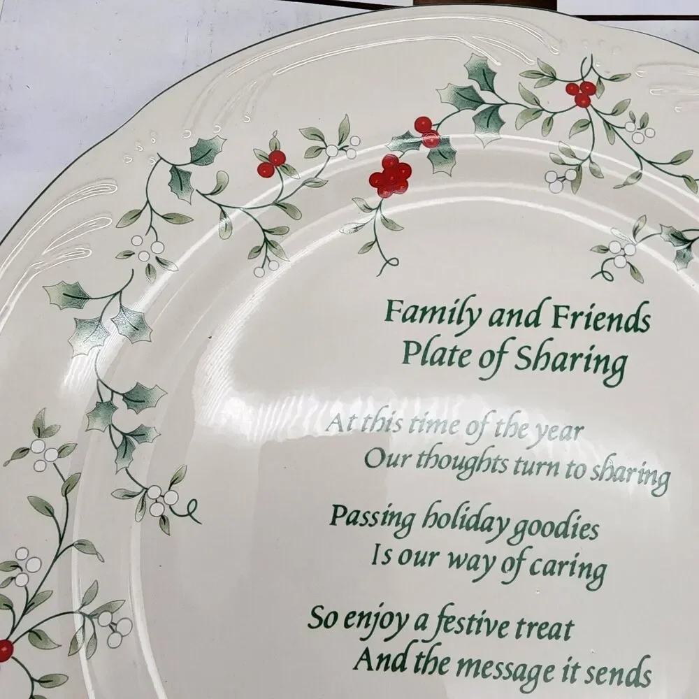 Pfaltzgraff Holly Platter Plate Winterberry Family and Friends of Sharing 12 in